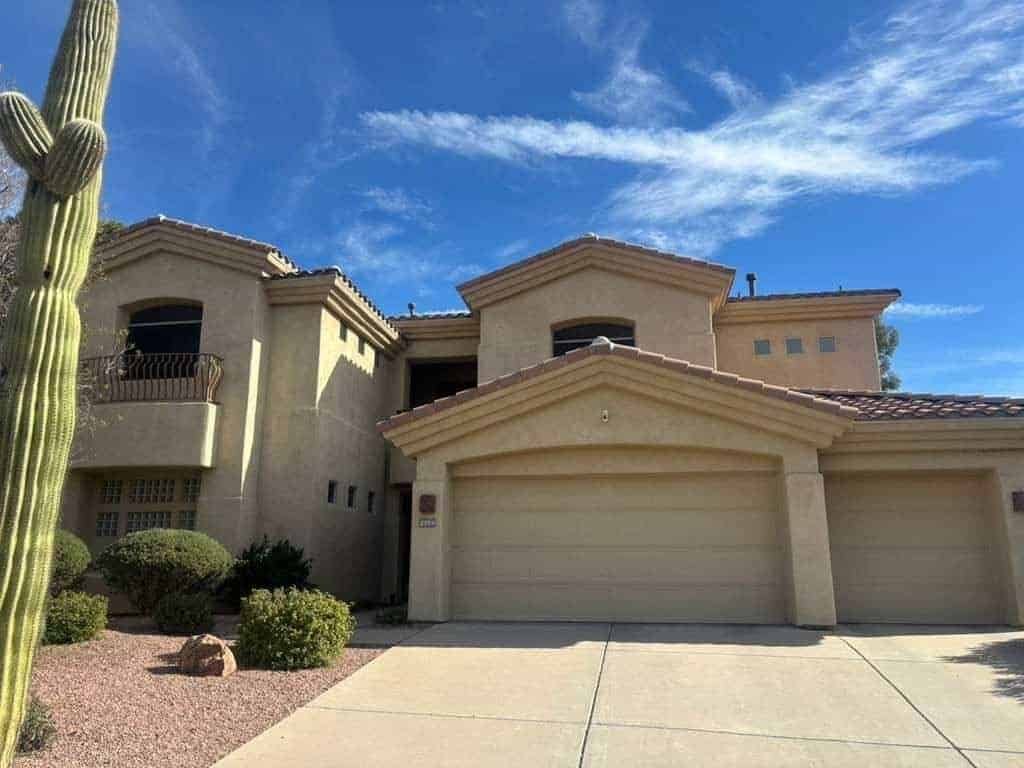 Garage door repair job in Rancho Vistoso, AZ